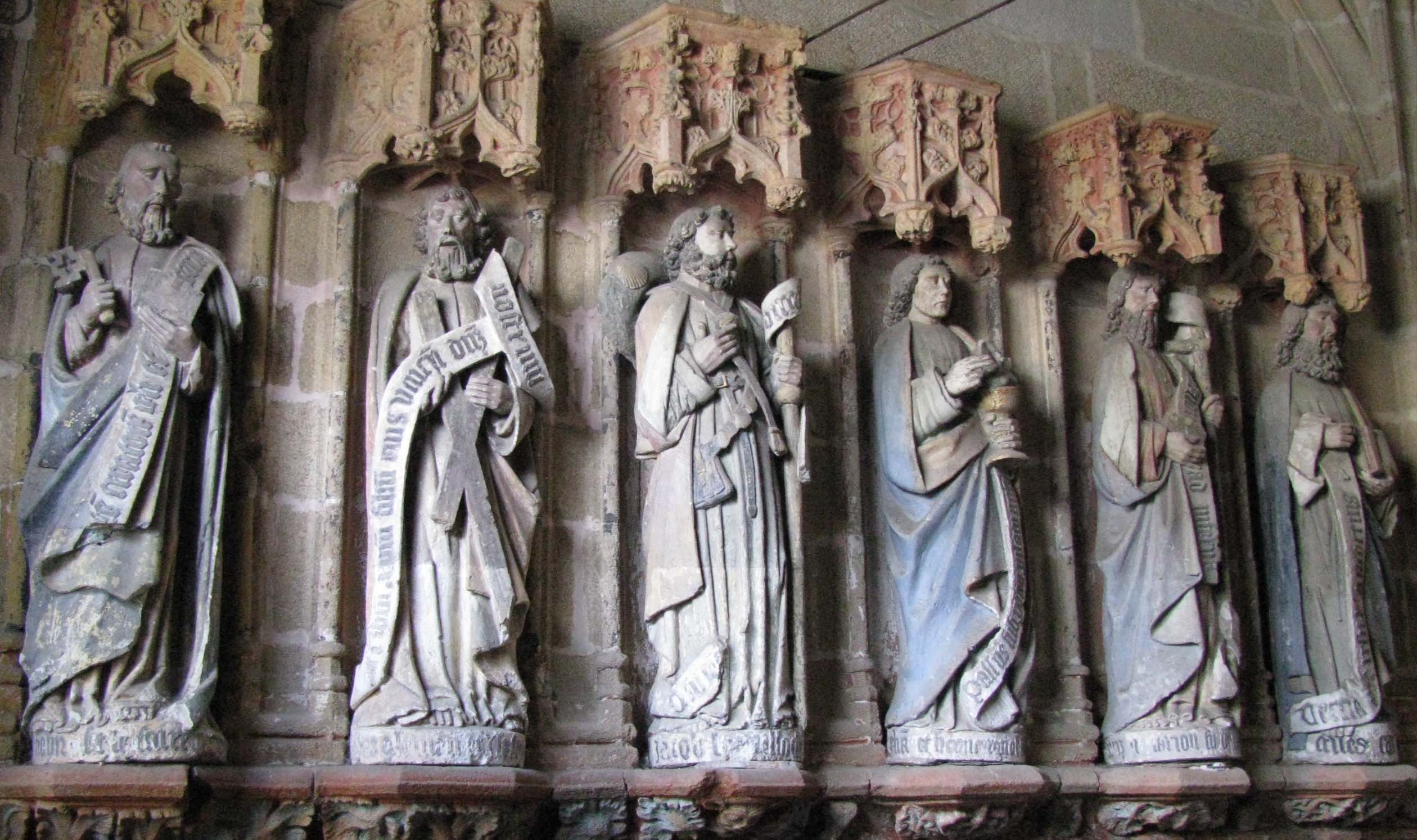Statues des apôtres 1